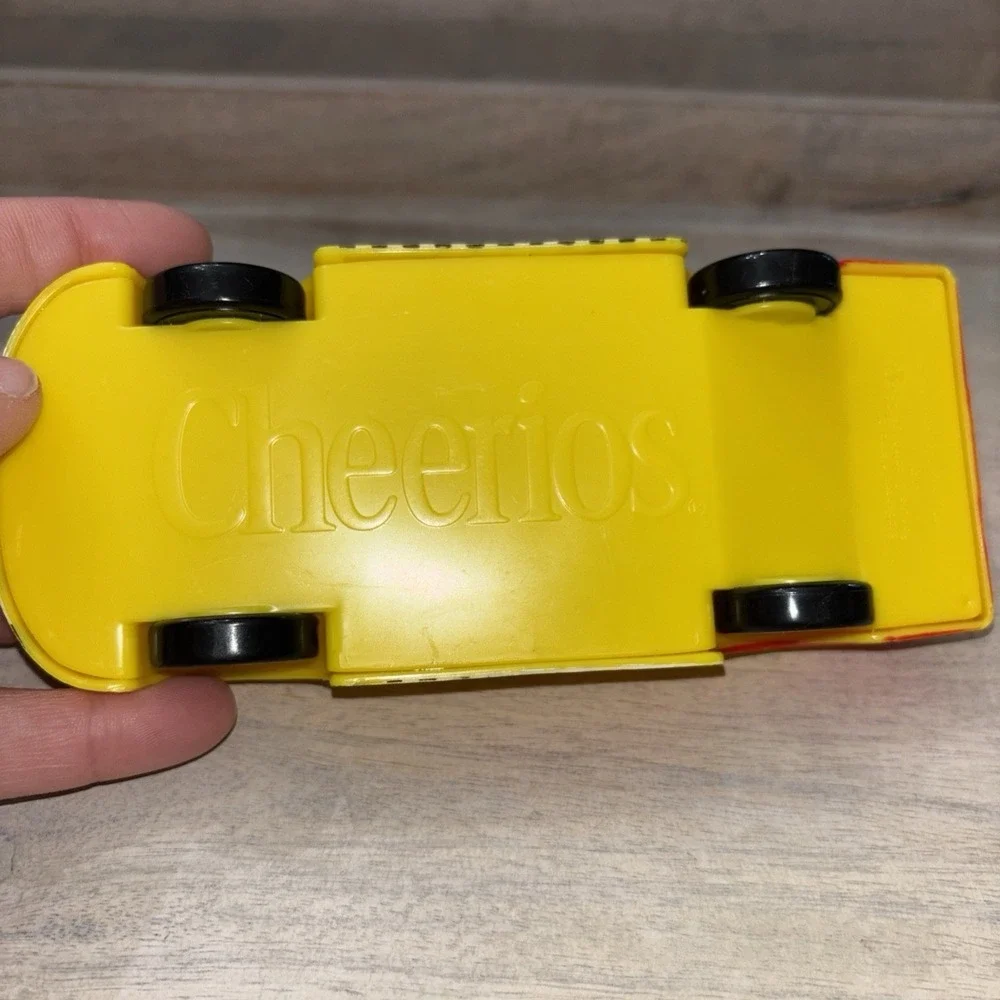 General Mills CHEERIOS Cereal RACE CAR Snack Container Vintage
